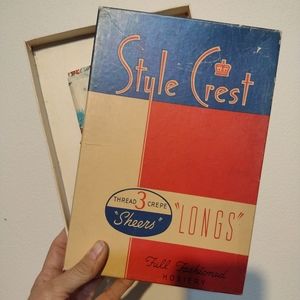 1942 WW2 Style Crest Hosiery box red, white and blue 🇺🇸